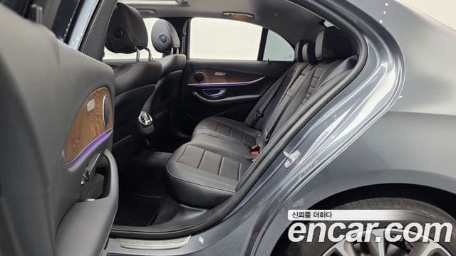 Mercedes-Benz E-Class 2018 — ფოტო 12/20