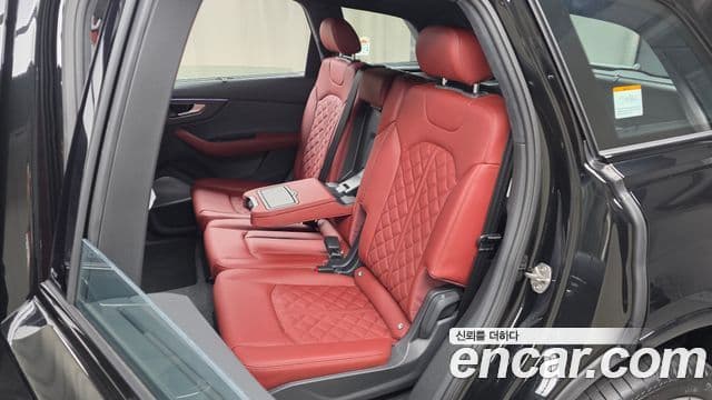 Audi SQ7 2026 — ფოტო 17/34