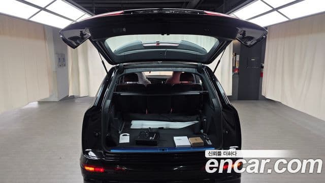 Audi SQ7 2026 — ფოტო 10/34