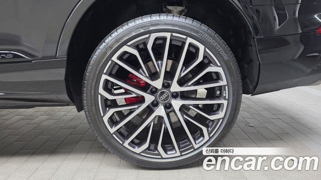 Audi SQ7 2026 — ფოტო 4/34