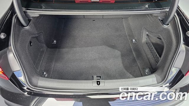 Audi A4 2021 — ფოტო 17/20