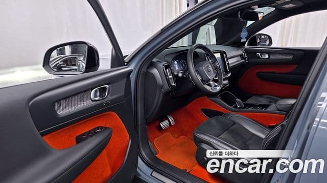 Volvo XC40 2020 — Şəkil 10/20
