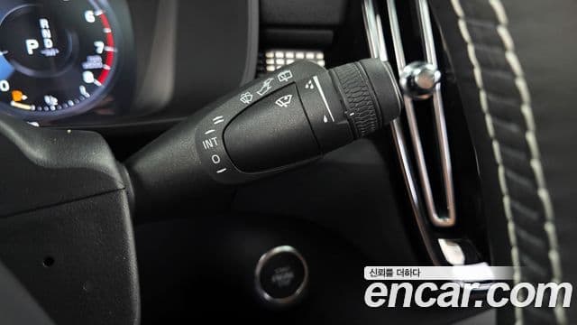 Volvo XC40 2020 — Şəkil 17/20