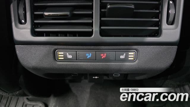 Land Rover Range Rover Evoque 2025 — ფოტო 19/20