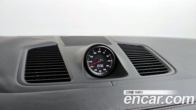 Porsche Cayenne 2019 — ფოტო 33/33