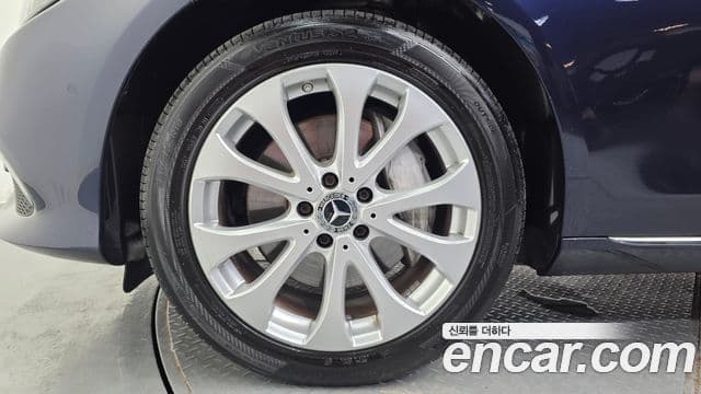 Mercedes-Benz E-Class 2019 — ფოტო 5/20