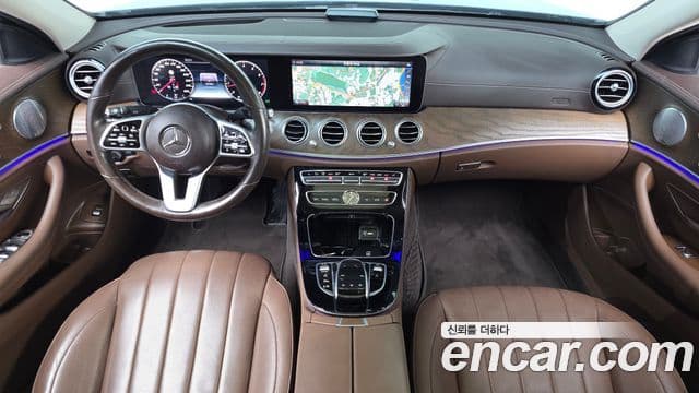 Mercedes-Benz E-Class 2019 — ფოტო 7/20