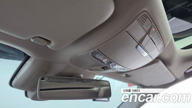 Mercedes-Benz E-Class 2019 — ფოტო 17/20