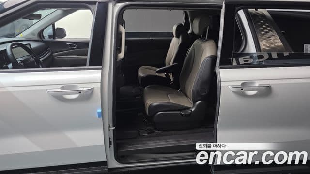 Kia Carnival 2025 — Фото 11/20