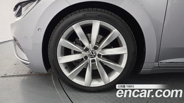 Volkswagen Arteon 2023 — Photo 12/20