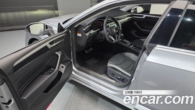 Volkswagen Arteon 2023 — Photo 6/20