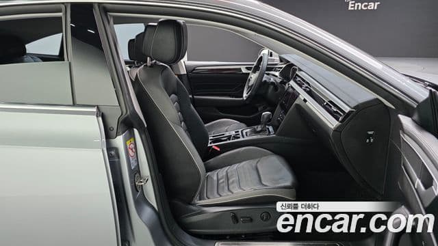 Volkswagen Arteon 2023 — Photo 15/20