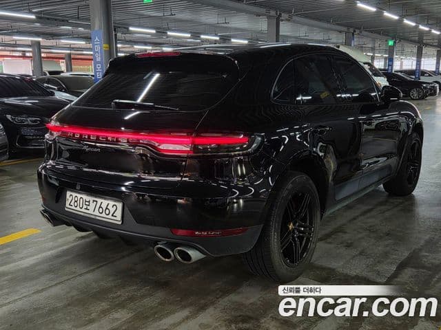 Porsche Macan 2019 — ფოტო 1/19