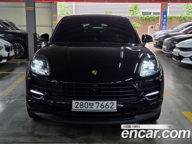 Porsche Macan 2019 — ფოტო 2/19
