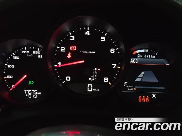 Porsche Macan 2019 — ფოტო 7/19