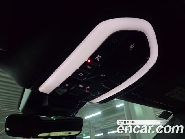Porsche Macan 2019 — ფოტო 14/19