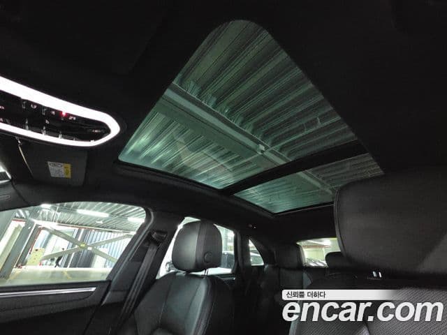 Porsche Macan 2019 — ფოტო 15/19
