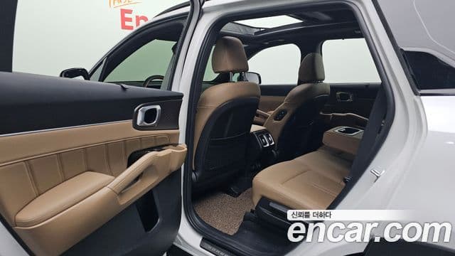 Kia Sorento 2023 — ფოტო 11/20