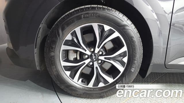 Kia Carnival 2023 — фото 5 из 20
