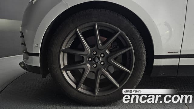 Land Rover Range Rover Velar 2021 — Şəkil 5/20