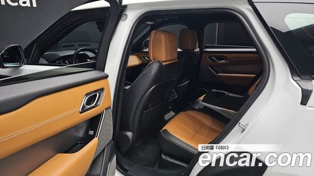 Land Rover Range Rover Velar 2021 — Şəkil 12/20