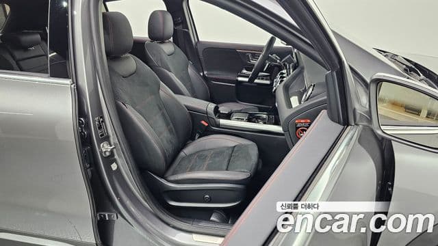 Mercedes-Benz GLA-Class 2023 — ფოტო 8/20
