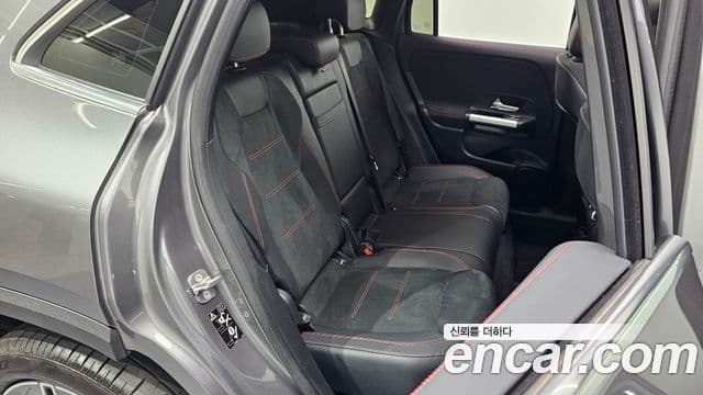 Mercedes-Benz GLA-Class 2023 — ფოტო 11/20