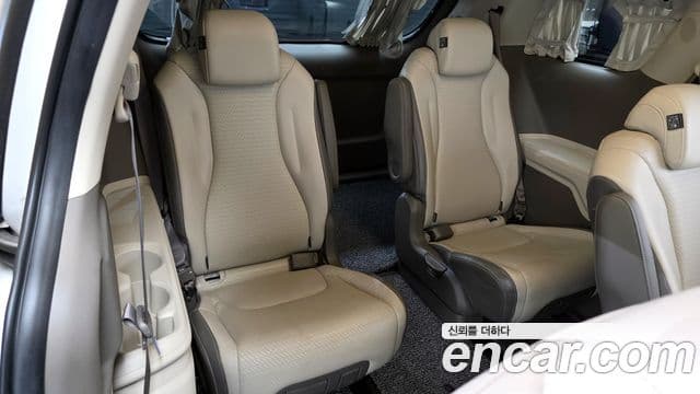 Kia Carnival 2021 — Фото 13/20