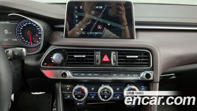 Genesis G70 2020 — Photo 15/20