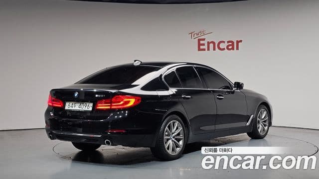 BMW 5 Series 2018 — Şəkil 2/20