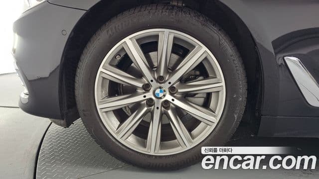 BMW 5 Series 2018 — Şəkil 5/20