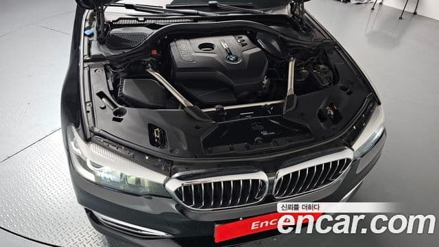 BMW 5 Series 2018 — Şəkil 6/20