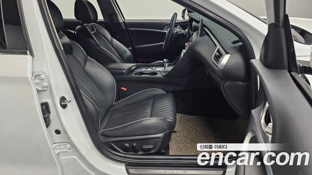 Genesis G70 2019 — Photo 25/32
