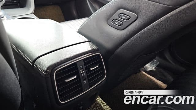 Genesis G70 2019 — Photo 9/32