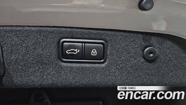 Genesis G70 2019 — Photo 28/32