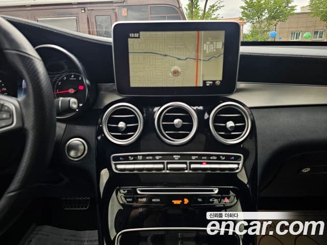 Mercedes-Benz GLC-Class 2019 — Фото 16/20