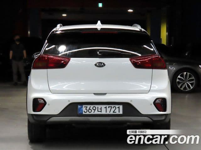 Kia Niro 2021 — ფოტო 3/20