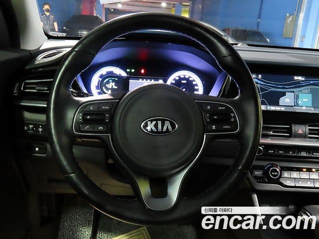 Kia Niro 2021 — ფოტო 6/20