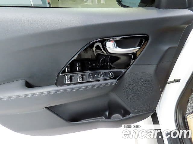 Kia Niro 2021 — ფოტო 9/20