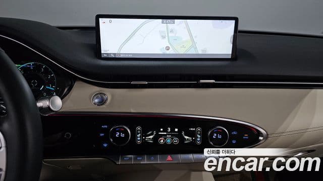 Genesis GV70 2022 — ფოტო 14/20