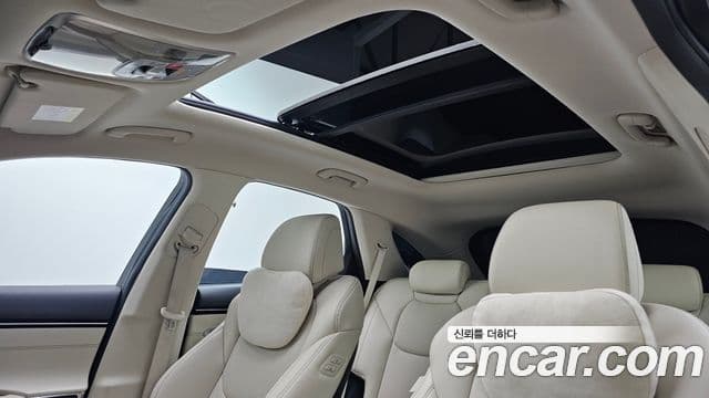 Genesis GV70 2022 — ფოტო 17/20