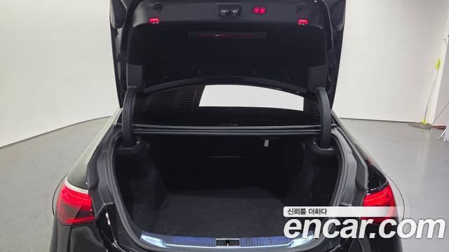 Mercedes-Benz S-Class 2022 — Photo 17/20