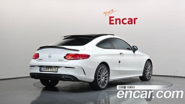 Mercedes-Benz C-Class 2019 — ფოტო 1/20