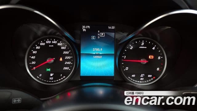 Mercedes-Benz C-Class 2019 — ფოტო 7/20
