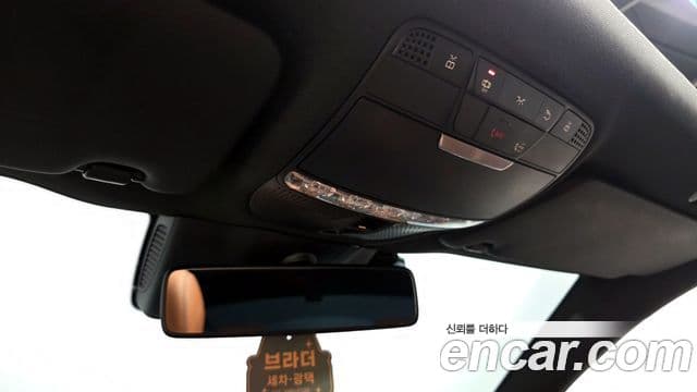 Mercedes-Benz C-Class 2019 — ფოტო 17/20