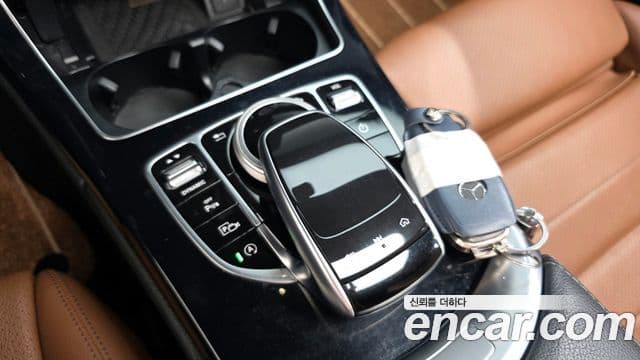 Mercedes-Benz C-Class 2019 — ფოტო 20/20