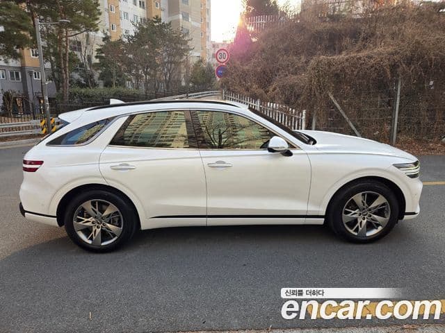Genesis GV70 2022 — ფოტო 2/20