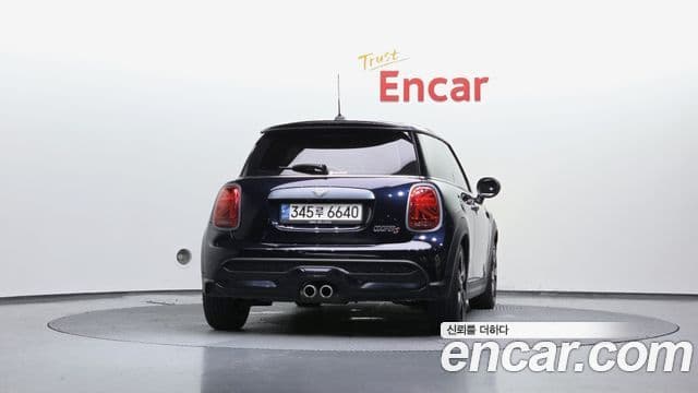 Mini Cooper S 2022 — ფოტო 4/20