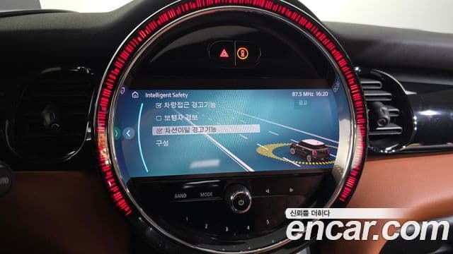 Mini Cooper S 2022 — ფოტო 17/20