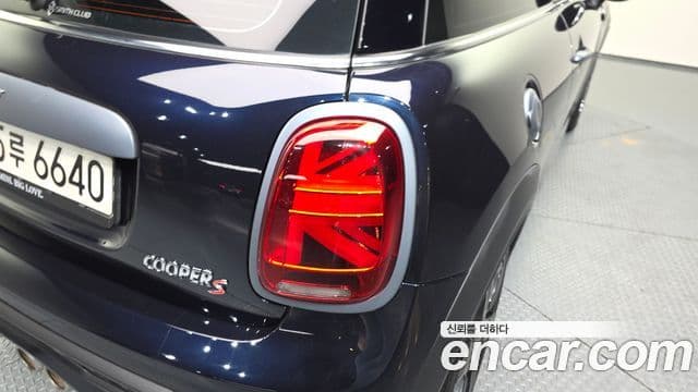 Mini Cooper S 2022 — Photo 16/30